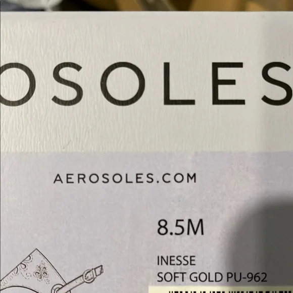 Aerosoles Gold Sandals SZ. 8.5 - Picture 6 of 6